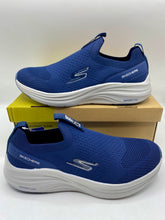 Skechers medicated foam Amazon article (40 se 45)  with big discount ke saat.