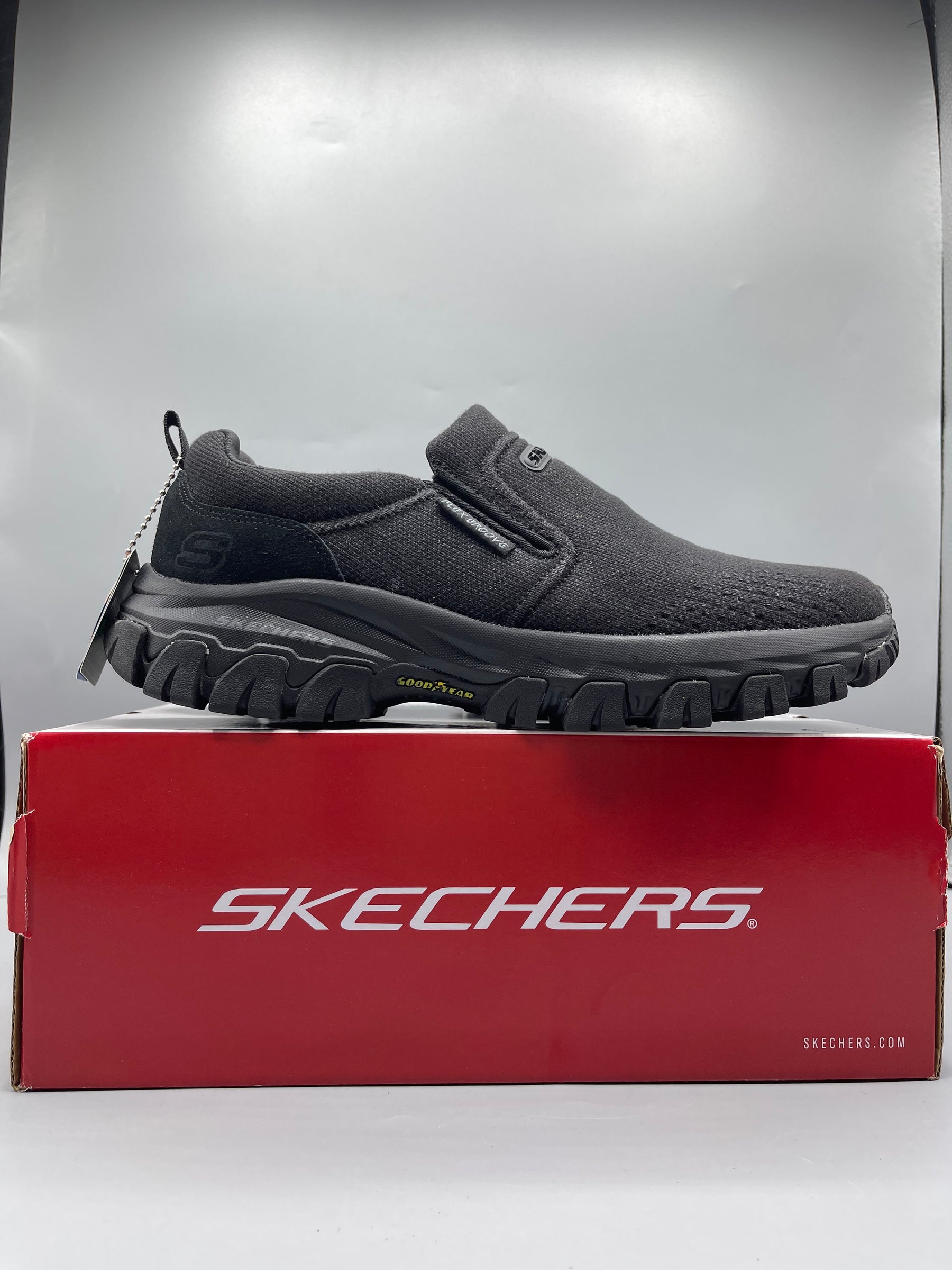 Skechers✅ triple layer medicated  foam extra comfortable.